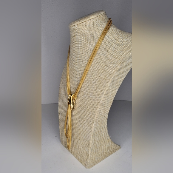 Vintage Gold Tone Leaf Knot Necklace - Picture 7 of 10